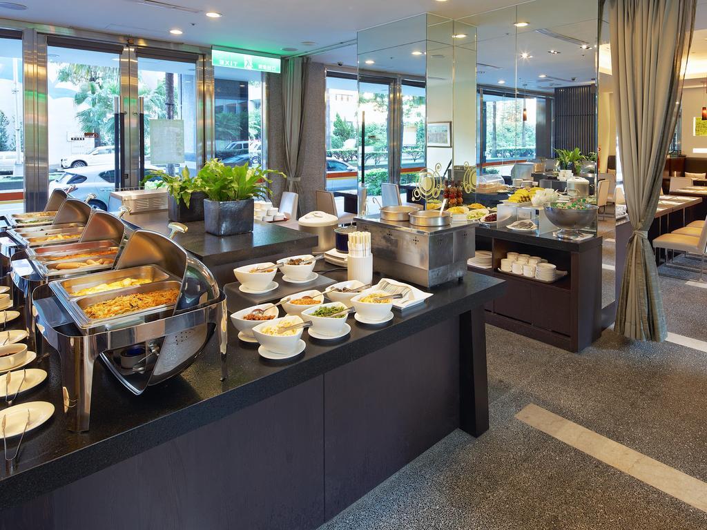 52 Hotel Taichung Exterior photo