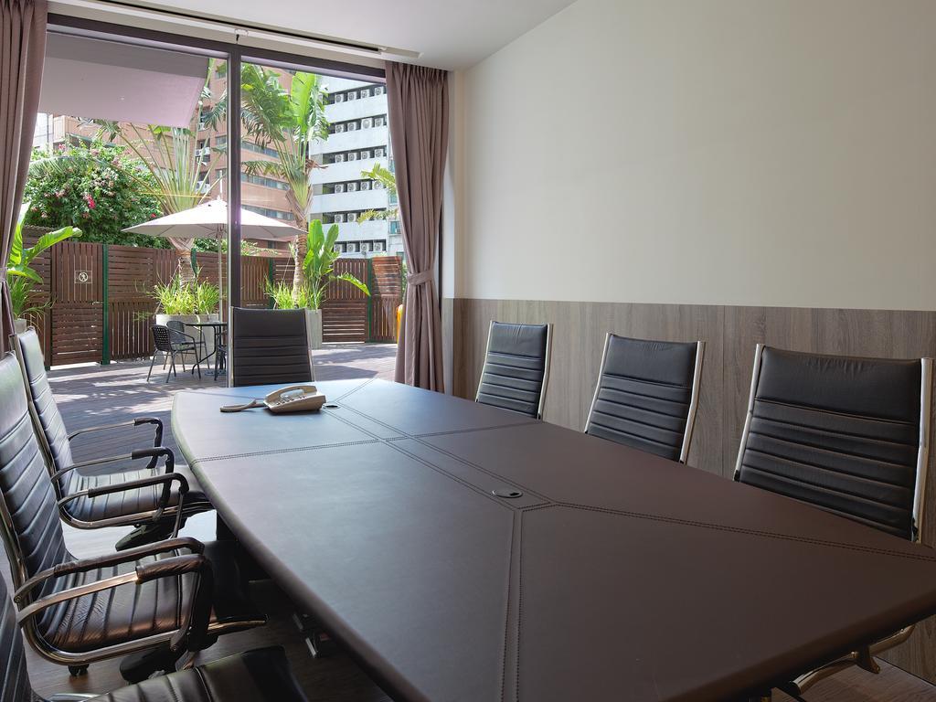 52 Hotel Taichung Exterior photo